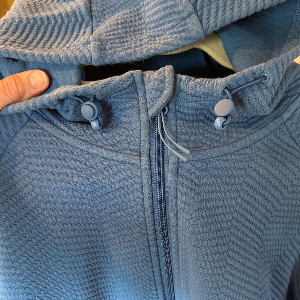 Helly Hansen Blue Pullover Hoodie with Branded Neck Label - Picture 7 of 8